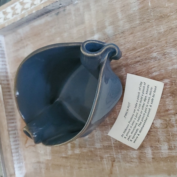 Hilborn Pottery Pinch Pot - Picture 5 of 9
